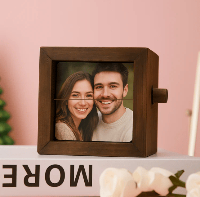 📸DIY Custom Photo🎁🎁 Personalized Flip Frame Mechanical Hand-cranked Photo Album Plus with Light
