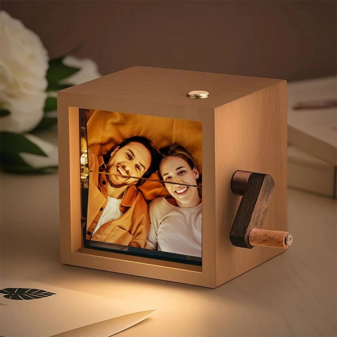 📸DIY Custom Photo🎁🎁 Personalized Flip Frame Mechanical Hand-cranked Photo Album Plus with Light